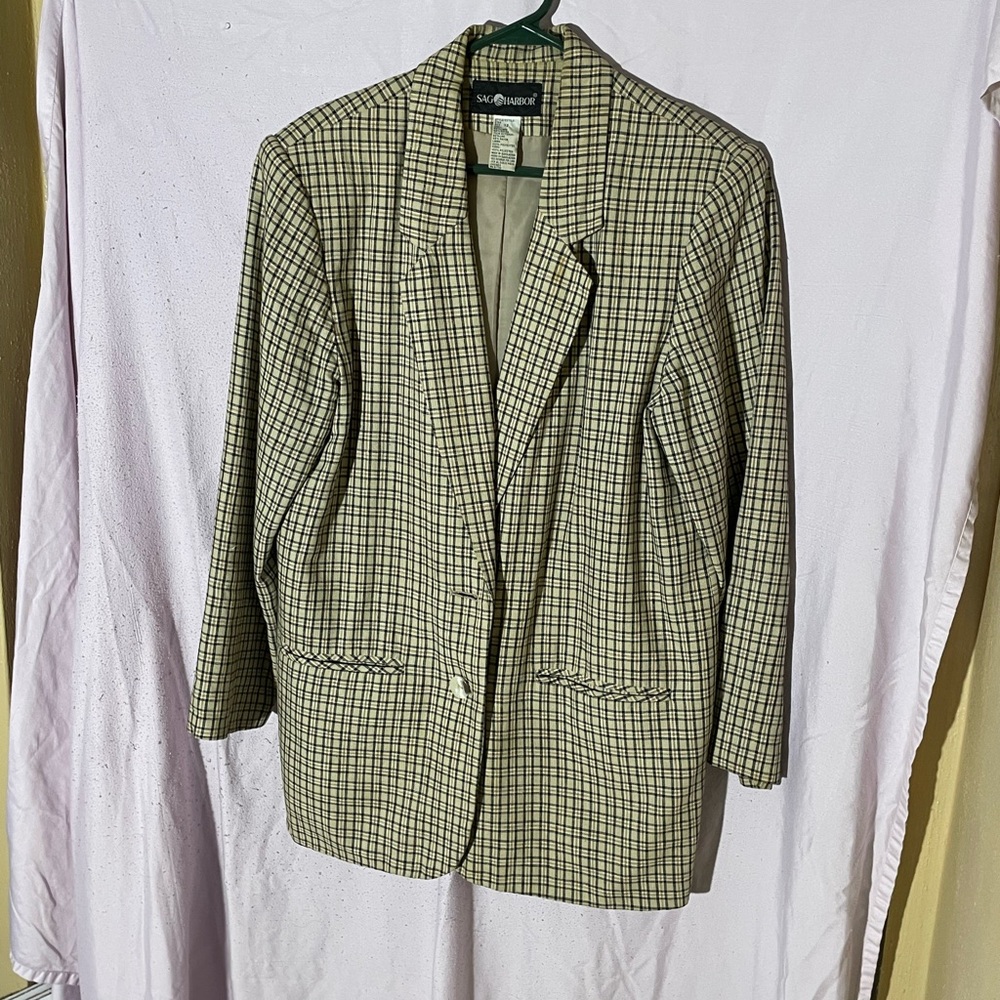 Sag Harbor Checkered Blazer in Beige and Black